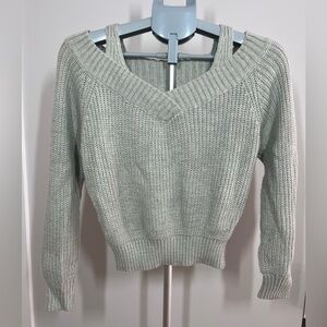 Soft Light Grey Ribbed V-Neck Sweater | Small